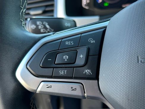 Used 2023 Volkswagen Atlas Cross Sport SEL image 21