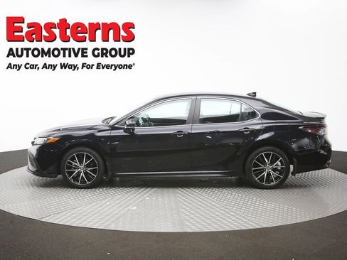 Used 2024 Toyota Camry SE w/ Cold Weather Package FWD image 59