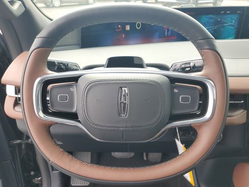 New 2026 Lincoln Navigator Reserve image 16