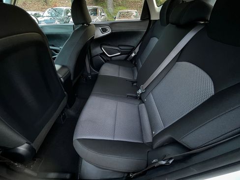 Used 2025 Kia Soul LX w/ LX Technology Package image 25