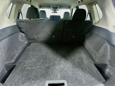 Used 2025 Nissan Rogue SV FWD image 27