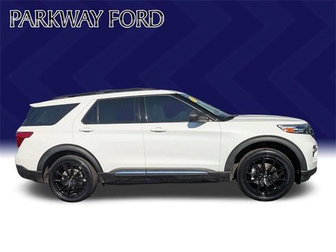 Used 2020 Ford Explorer XLT w/ Equipment Group 202A image 4
