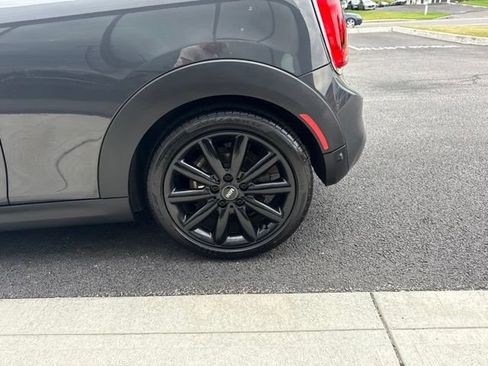 Used 2019 MINI Cooper S w/ Signature Upholstery Package FWD image 10