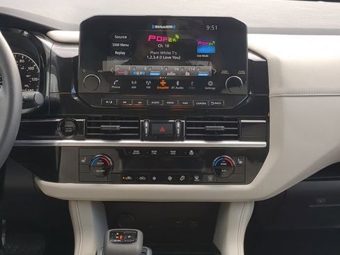 Certified 2025 Nissan Pathfinder SL FWD image 18