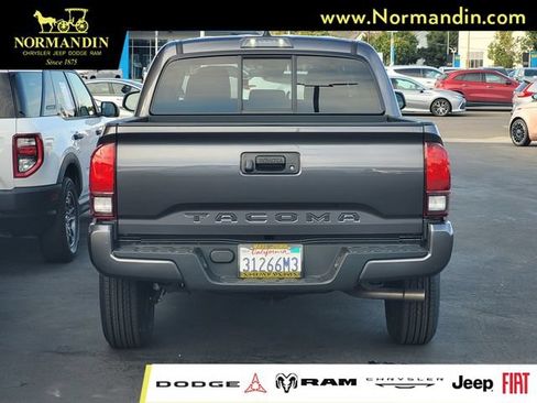 Used 2022 Toyota Tacoma SR w/ SR Convenience Package RWD image 4