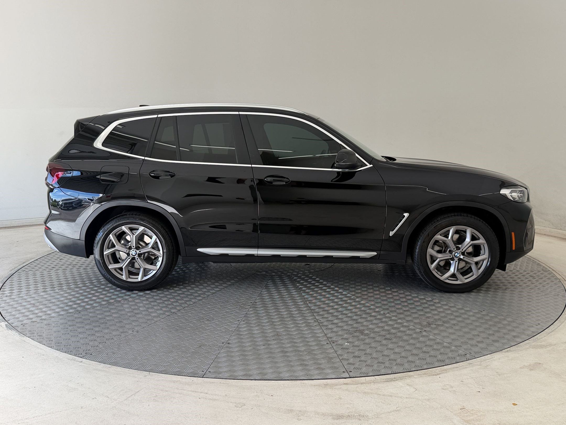 Certified 2024 BMW X3 xDrive30i w/ Premium Package AWD/4WD image 8