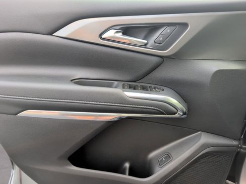 New 2026 Chevrolet Traverse LT w/ Driver Confidence Package FWD image 32