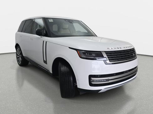 New 2026 Land Rover Range Rover SE image 3