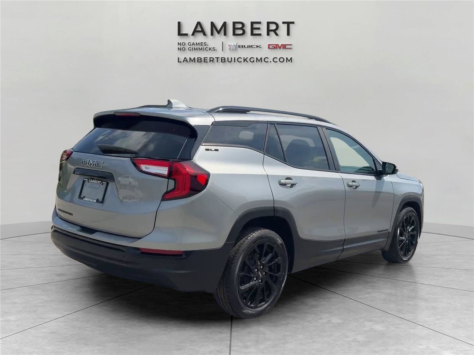 Used 2024 GMC Terrain SLE w/ Driver Convenience Package FWD image 5