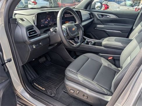 Certified 2025 Chevrolet Traverse LT w/ Driver Confidence Package image 6