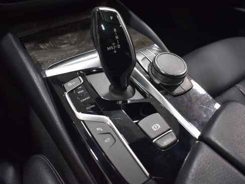 Used 2019 BMW 530i xDrive w/ Premium Package image 21