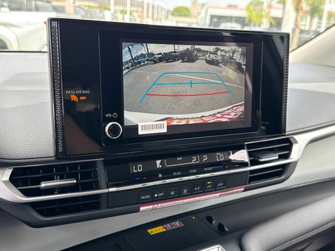 New 2026 Toyota Sienna LE FWD image 30