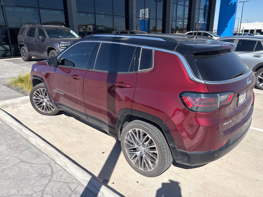 Used 2022 Jeep Compass Limited w/ Elite Group AWD/4WD image 2