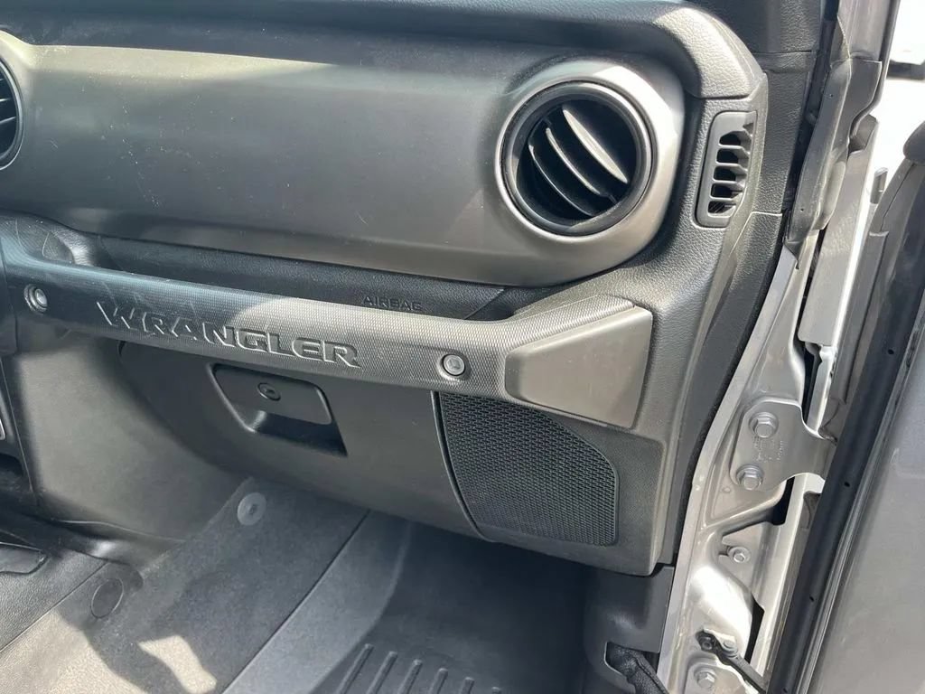 Used 2018 Jeep Wrangler Unlimited Sport S AWD/4WD image 27