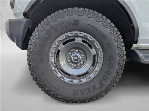 Used 2025 Ford Bronco Outer Banks w/ Sasquatch Package AWD/4WD image 13