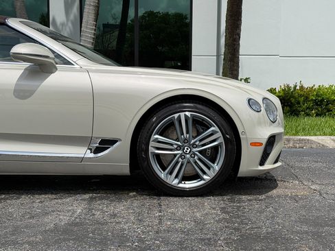 Used 2023 Bentley Continental GT Mulliner AWD/4WD image 3