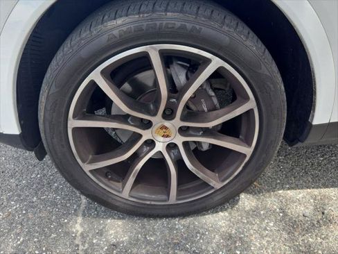 Used 2019 Porsche Cayenne AWD/4WD image 11