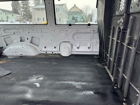 Used 2012 Ford E-250 and Econoline 250 w/ Insulation Pkg image 18