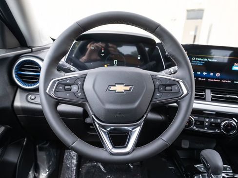 New 2025 Chevrolet Trax LT w/ Driver Confidence Package image 17