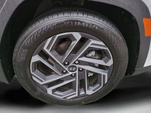 Certified 2025 Hyundai Tucson Limited FWD image 11