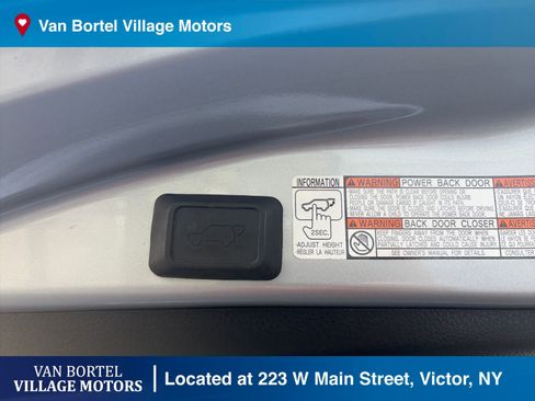 Used 2018 Toyota RAV4 Limited AWD/4WD image 29