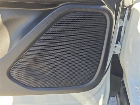 Used 2024 GMC Terrain SLT image 14