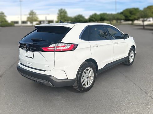 Used 2023 Ford Edge SEL AWD/4WD image 7