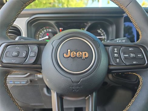 Used 2024 Jeep Wrangler Unlimited w/ Convenience Group AWD/4WD image 29