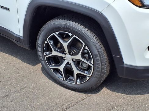 Certified 2024 Jeep Compass Limited AWD/4WD image 27