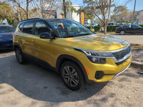Used 2021 Kia Seltos S image 2