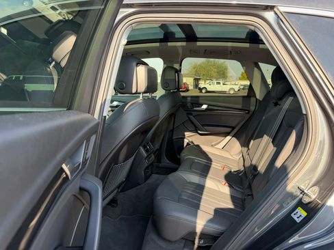Used 2020 Audi Q5 2.0T Premium w/ Convenience Package AWD/4WD image 17
