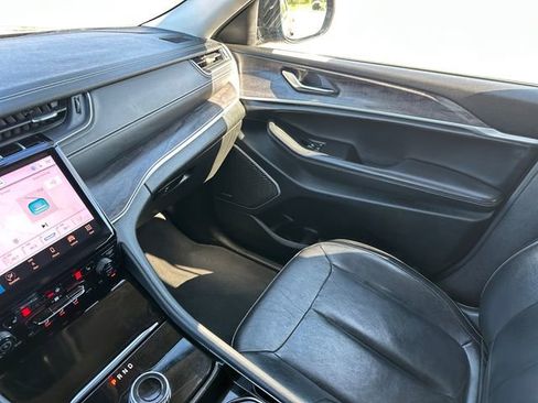 Used 2022 Jeep Grand Cherokee L Limited image 29