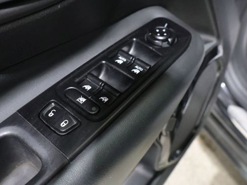 Used 2022 Jeep Renegade Altitude image 24