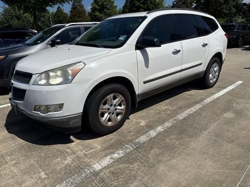 Used 2011 Chevrolet Traverse LS FWD image 1