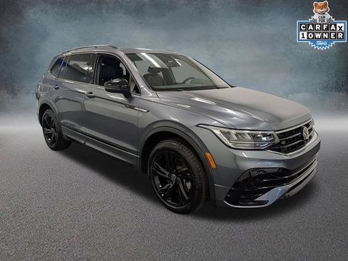 Used 2023 Volkswagen Tiguan SE R-Line AWD/4WD image 3