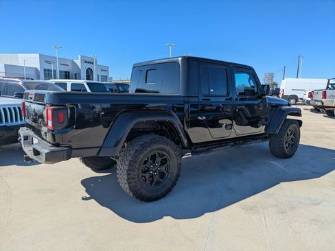 Used 2022 Jeep Gladiator Willys image 2