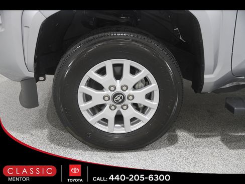 Certified 2025 Toyota Tacoma SR5 AWD/4WD image 23