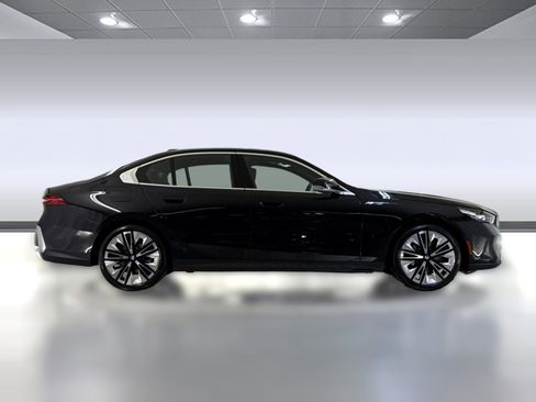 New 2026 BMW 530i w/ Premium Package image 7