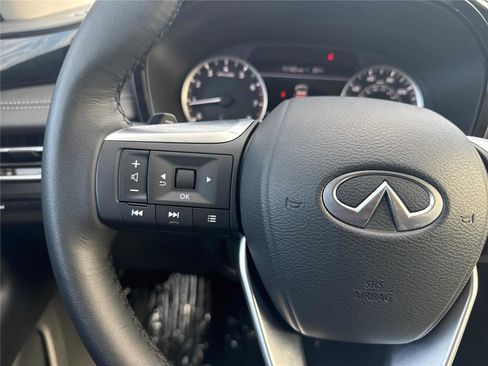 Certified 2025 INFINITI QX60 Pure image 17