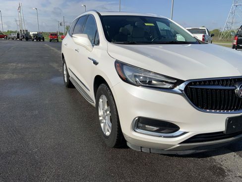 Used 2019 Buick Enclave Essence FWD image 16