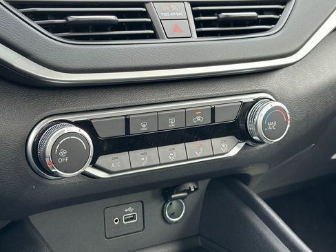 Certified 2025 Nissan Altima 2.5 S image 12