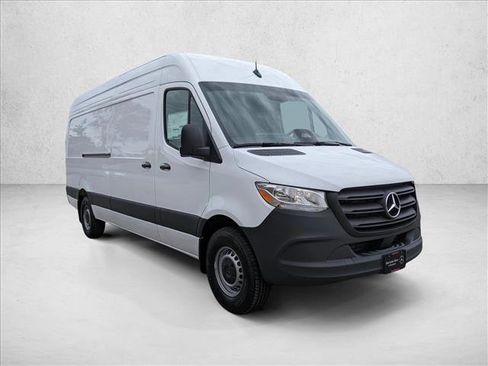 Used 2025 Mercedes-Benz Sprinter 2500 image 3