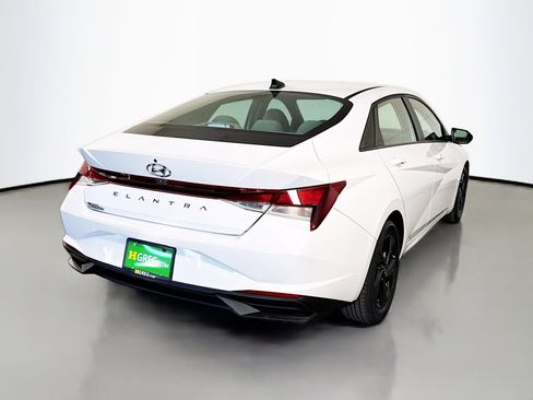 Used 2021 Hyundai Elantra SEL image 10