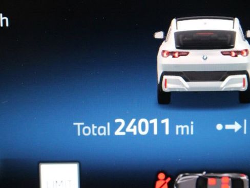 Used 2025 BMW X2 xDrive28i w/ Convenience Package AWD/4WD image 14