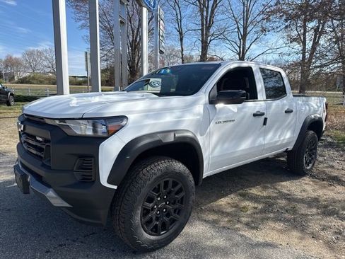 New 2026 Chevrolet Colorado Trail Boss AWD/4WD image 2