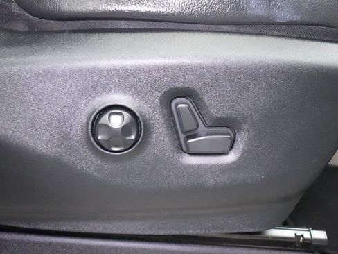 Used 2017 Chrysler Pacifica Touring-L Plus FWD image 29
