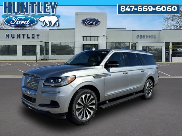 Used 2023 Lincoln Navigator L Reserve AWD/4WD image 1