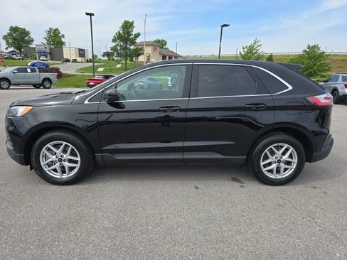 Certified 2023 Ford Edge SEL w/ Convenience Package AWD/4WD image 2