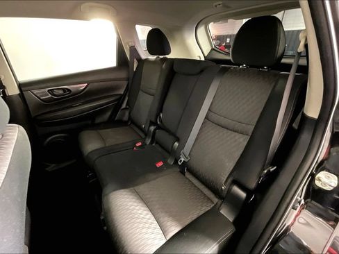 Used 2020 Nissan Rogue S FWD image 30