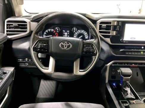 Used 2022 Toyota Tundra SR5 w/ SR5 Convenience Package AWD/4WD image 5